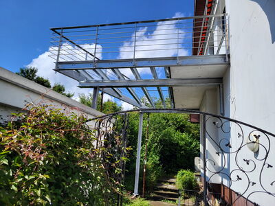 Montage eines angepassten Balkones